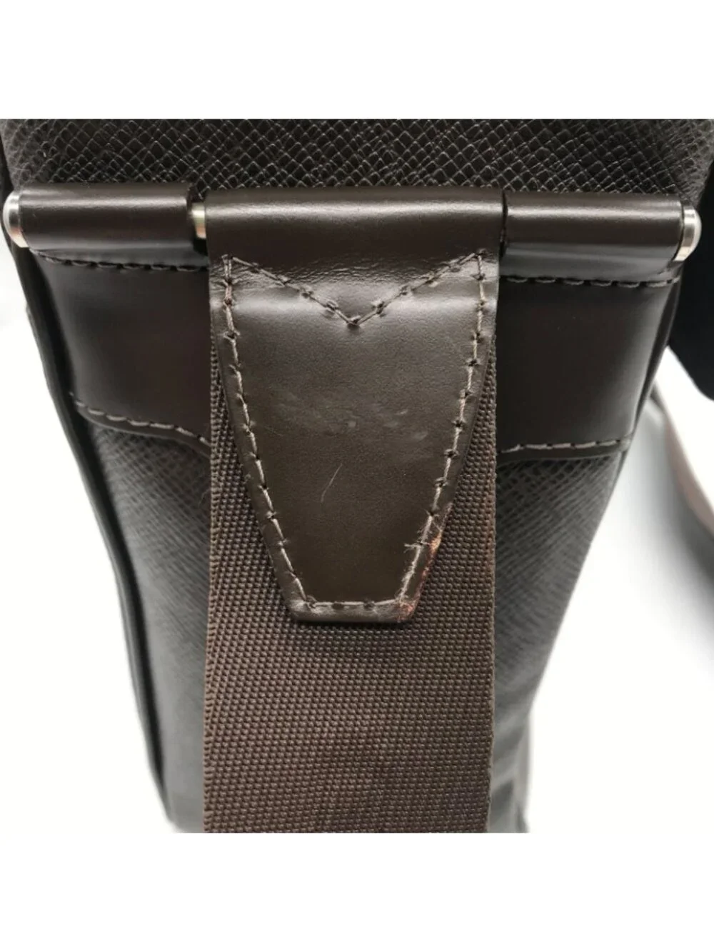 Louis Vuitton Taiga Shoulder Bag